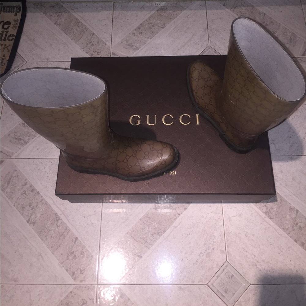Authentic Gucci Rainboots!